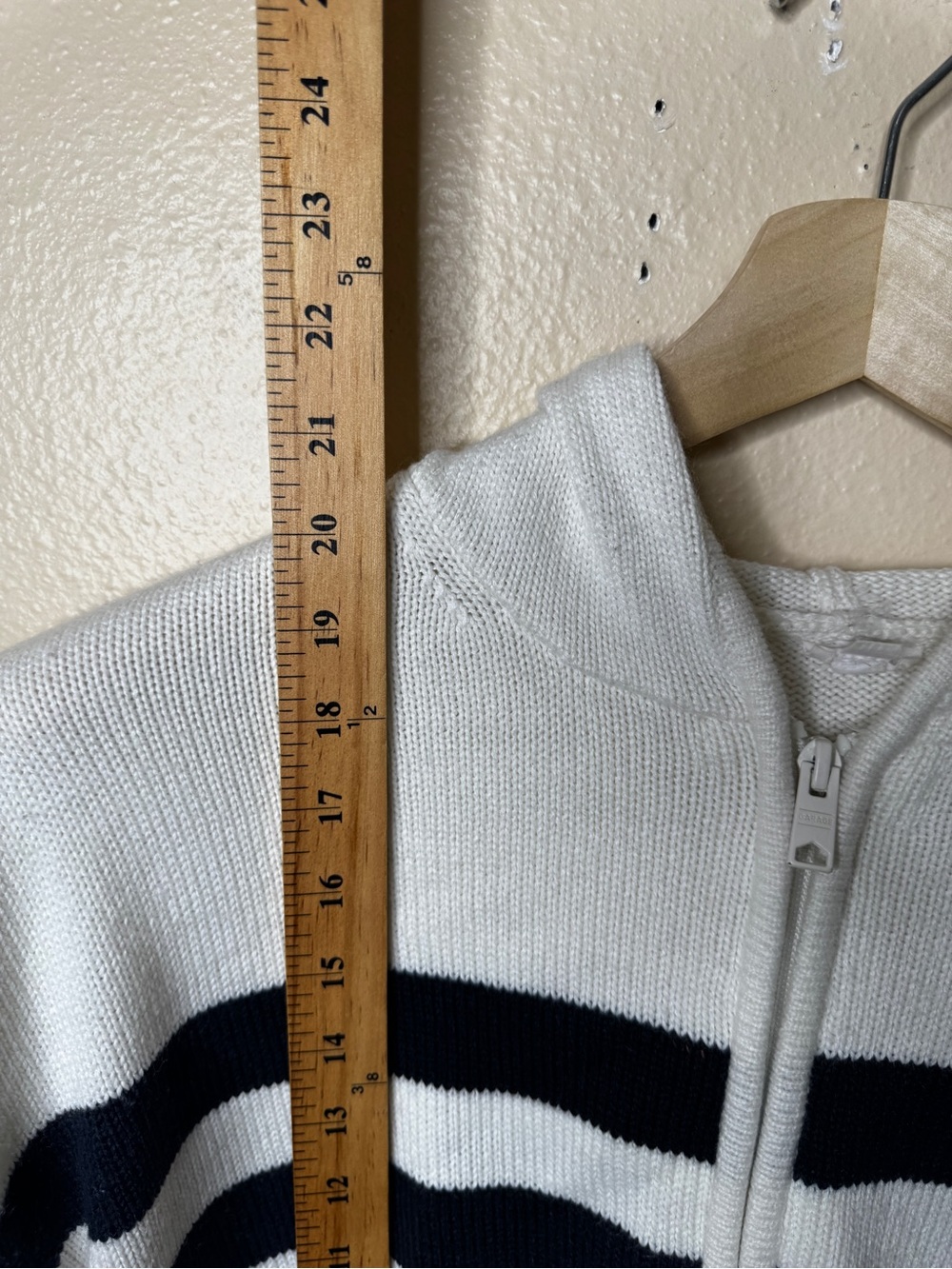Garage Women’s White Stripped Knit Hoodie Sweater Medium Cropped Casual Preppy - Picture 7 of 9